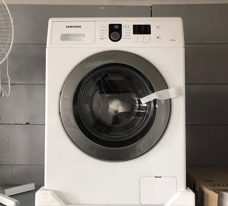 Стиральная машина з доставкою Samsung WF602U2BKWQ, гарантія, занос