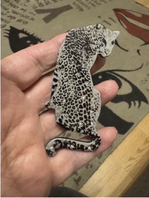 Вінтажні брошки в стилі salvador dali