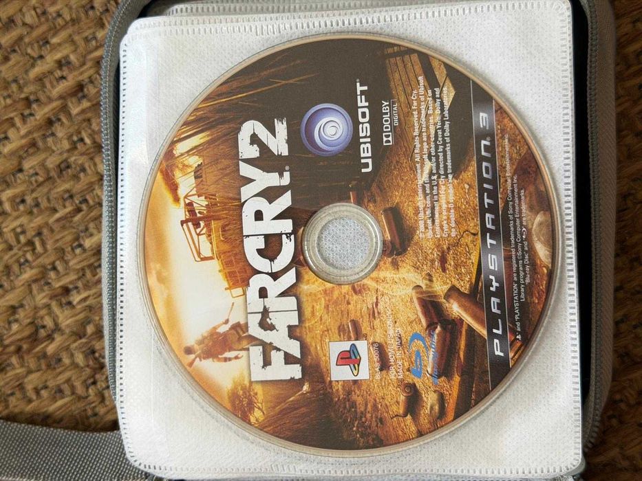 Vendo PlayStation 3 Fat (modelo com 2 portas USB), em excelente estado e a funcionar perfeitamente.
