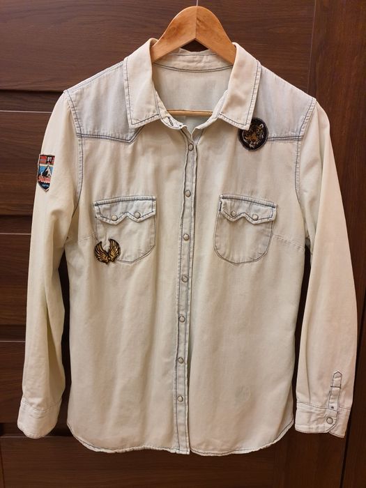 Koszula jeansowa z naszywkami