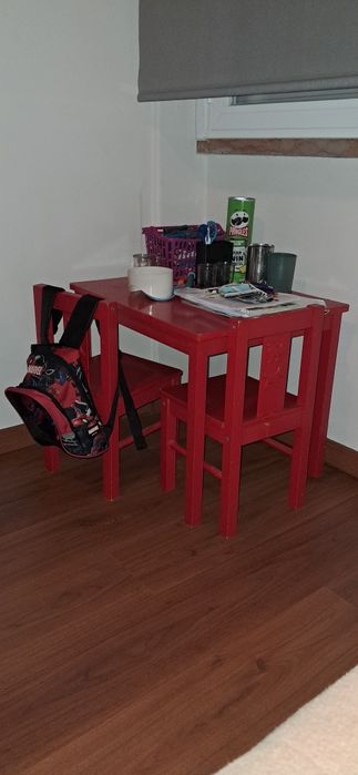 Mesa e cadeira criança