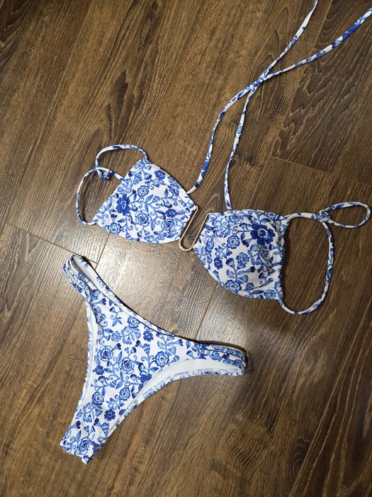 Bikini strój kąpielowy S bialy w niebieskie kwiaty fajans