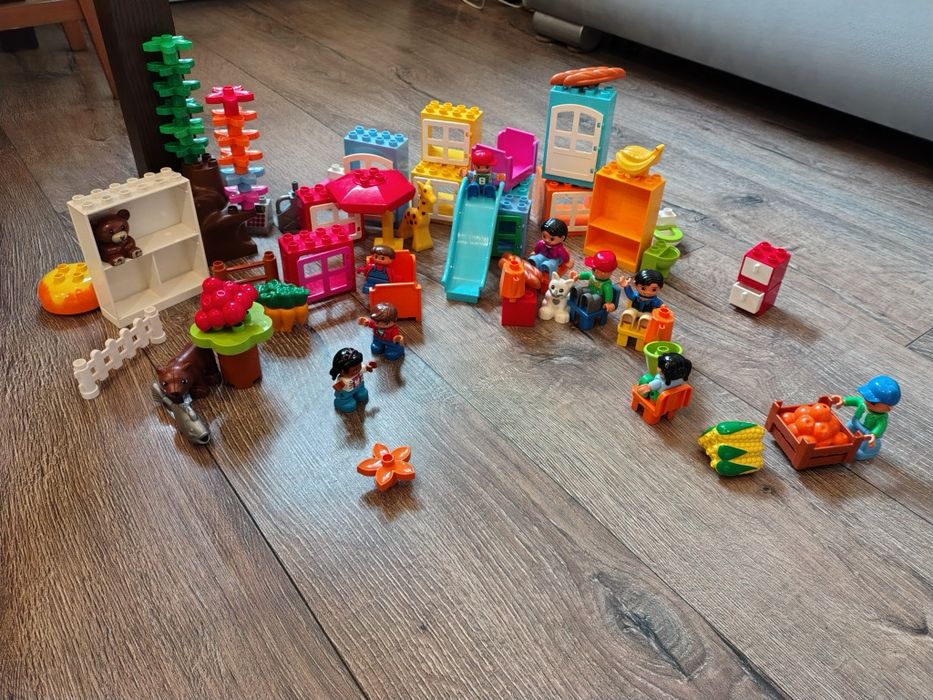 Duplo - figurki, drzwi, okna, meble, jedzenie