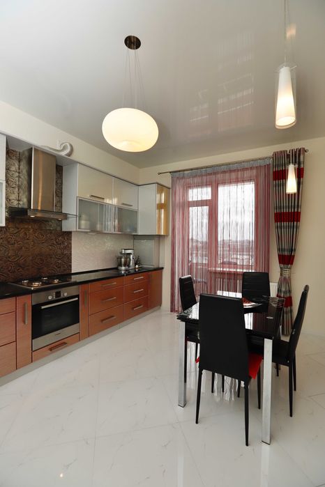 Простора дворівнева квартира в історичному центрі Івано-Франківська