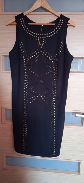 Sukienka z ćwiekami