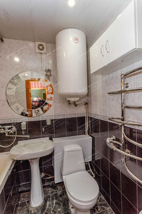 Квартира в цегляному будинку 44м2 з окремим входом!