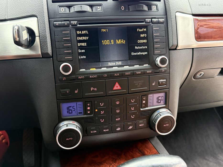 Продам Volkswagen Touareg 3.0 D