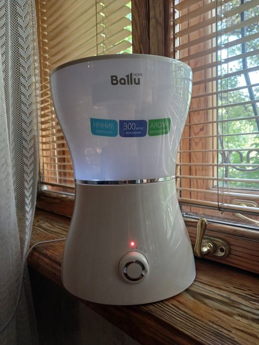 Зволожувач повітря з арома.