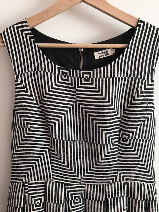 Vestido com roda branco e preto