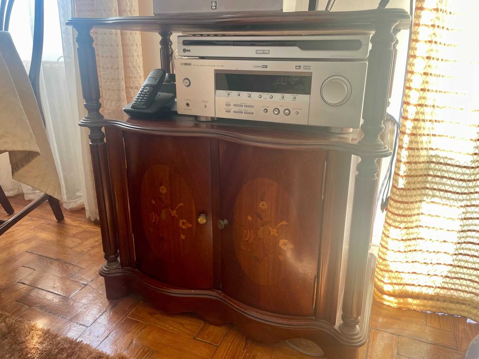 Móvel de TV com Armário