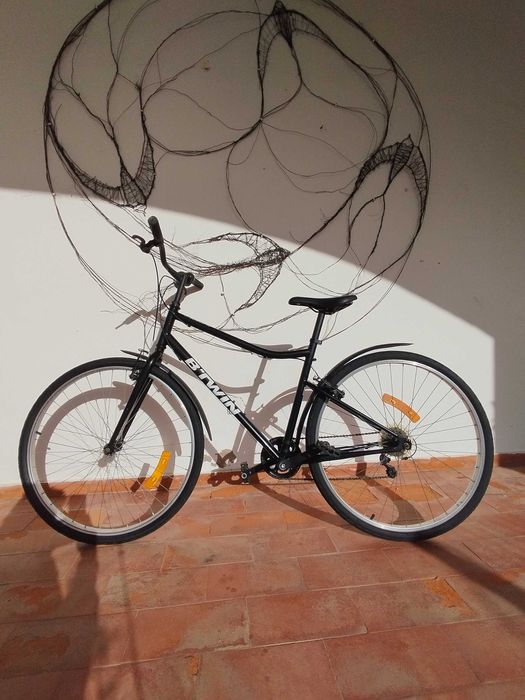 bicicleta híbrida B'Twin Riverside 100.