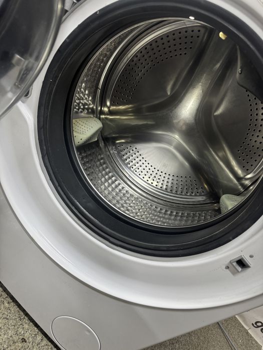 Вузька пральна машина Haier 50см 8кг