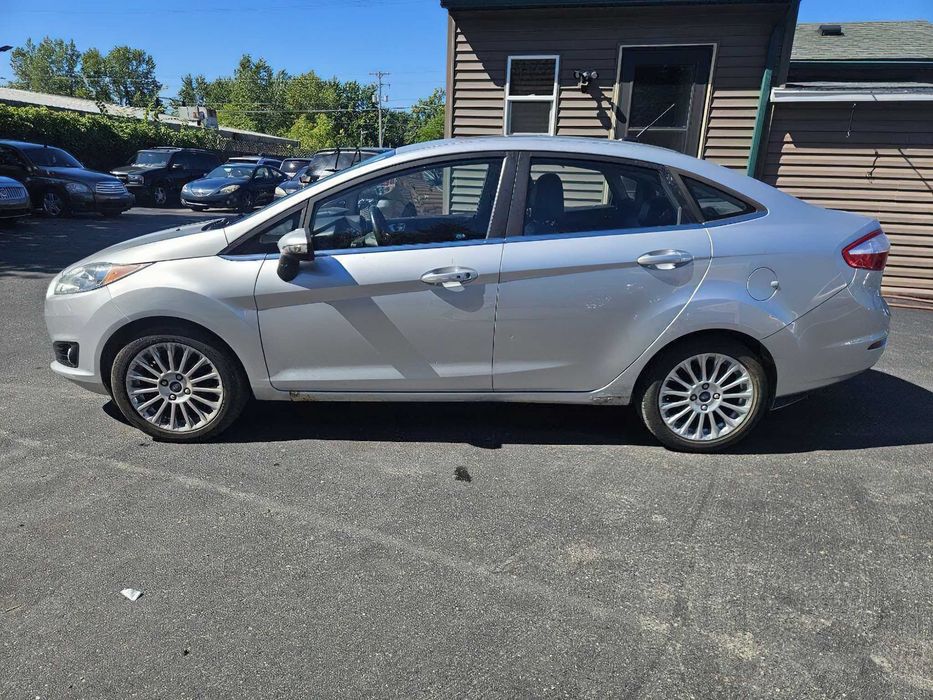 Ford Fiesta Titanium      2016