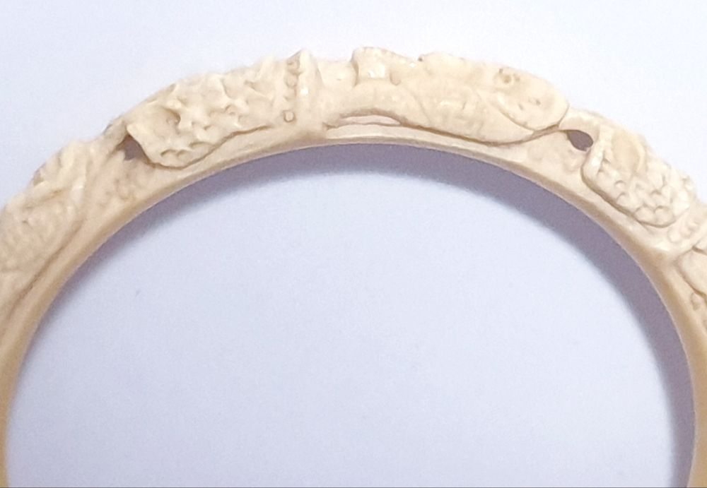 Fantástica antiga preciosa bracelete asiática esculpida à mão