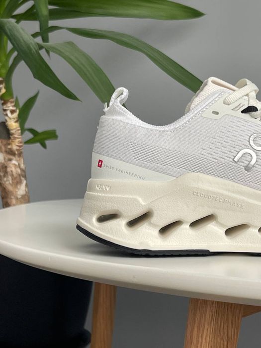 Кросівки ON Cloudsurfer Runner Max premium