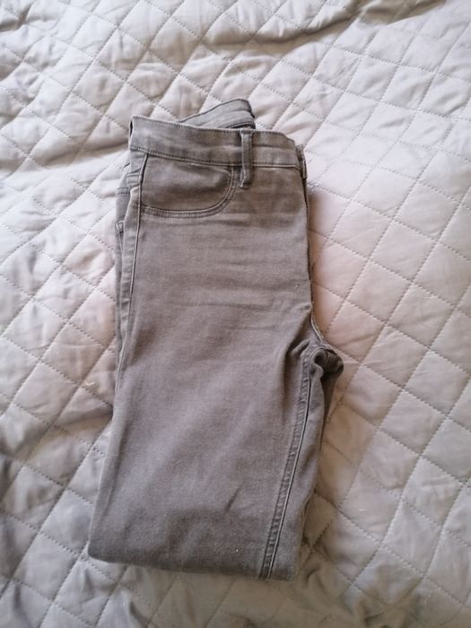 Szare jeansy roz 38