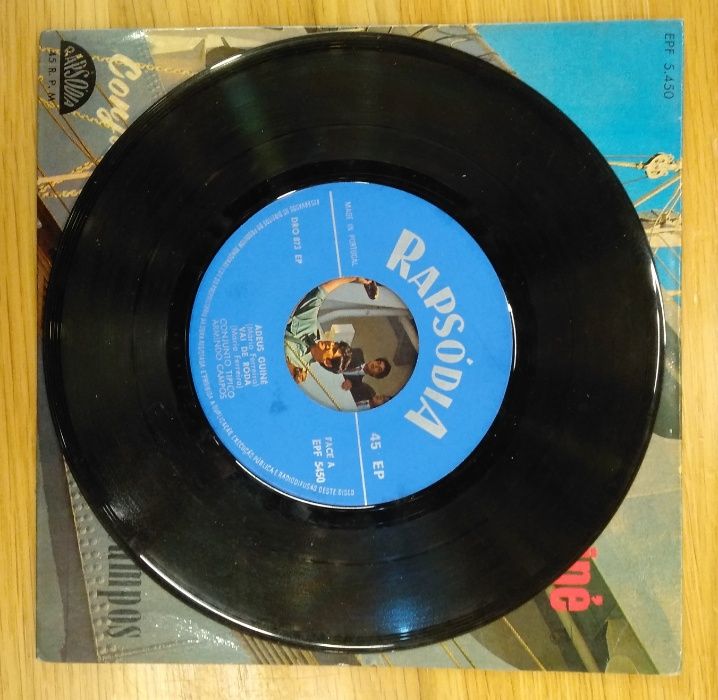 Disco de vinil "Adeus Guiné" de 1970