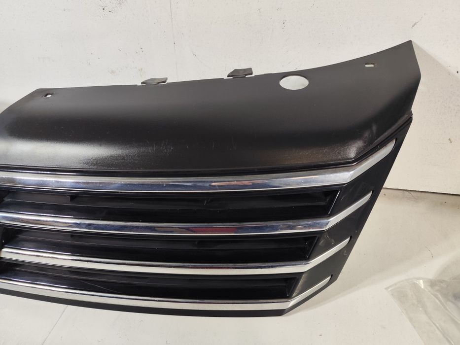 VW PASSAT B7 10- Grill Atrapa Przód Przednia Emblemat Oryginał WLKP
