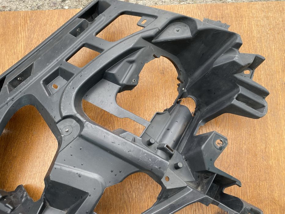 Продам кронштейн бампера