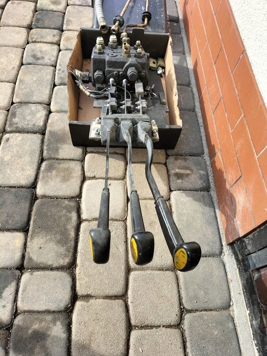 rozdzielacz hydrauliczny do wózka widłowego