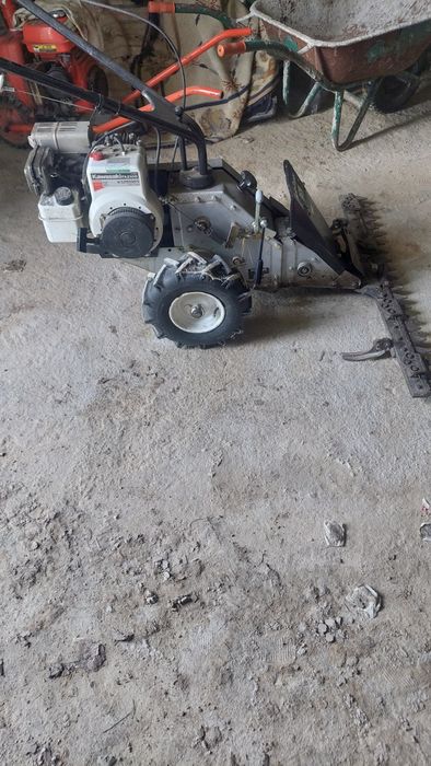 Ceifeira com 1.20m de lámina a trabalhar