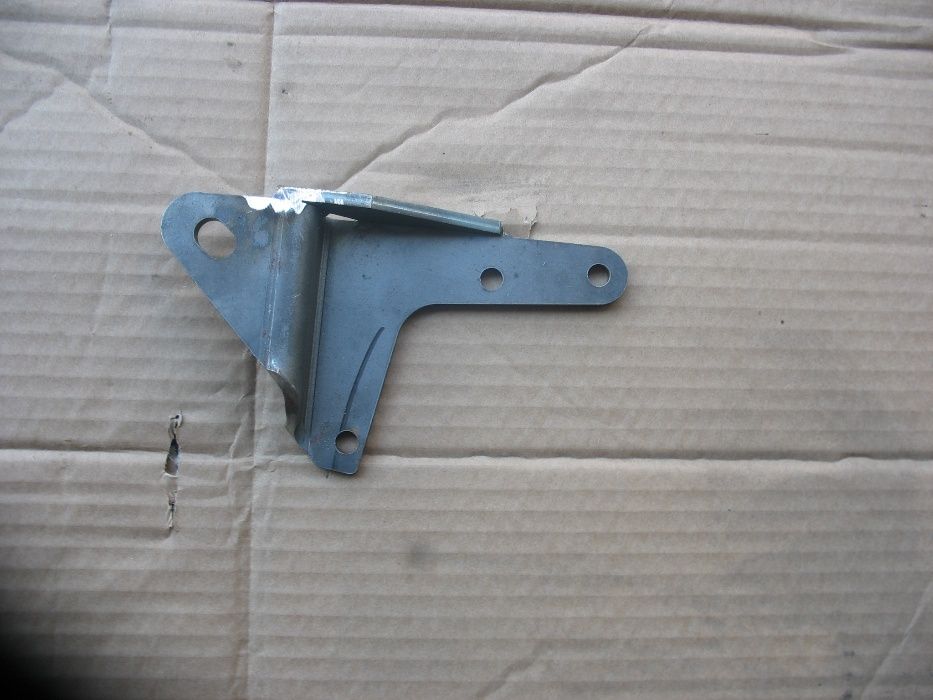 wspornik alternatora dolni ursus 3512 lub 2812 oryginał nowy