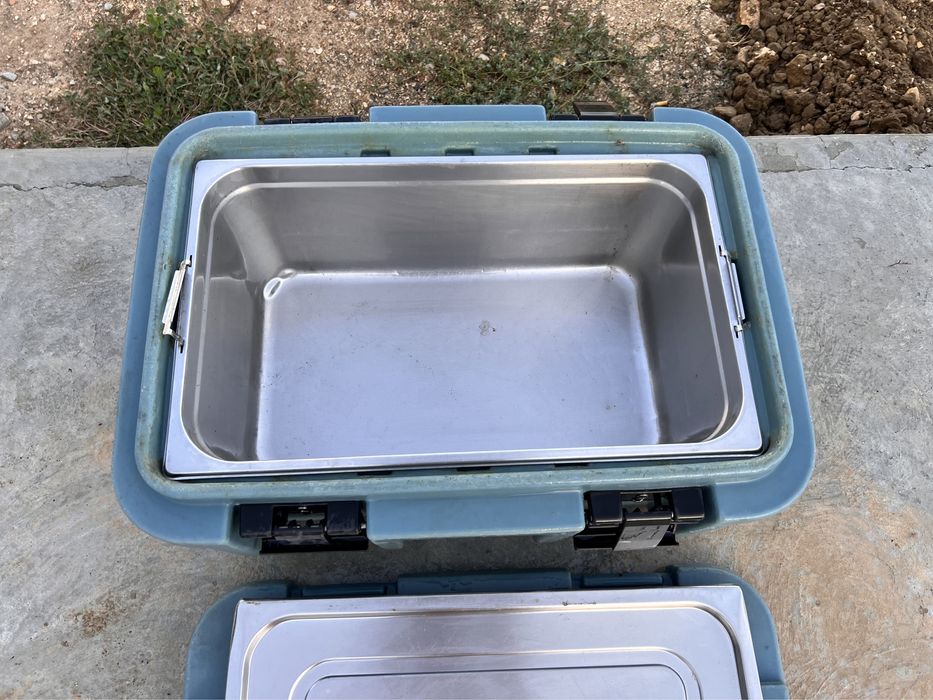 Caixa térmica para alimentos.Quente e frio.