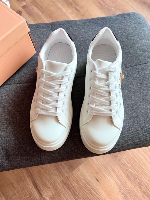 39 Sklep nowe białe sneakersy damskie na grubej podeszwie