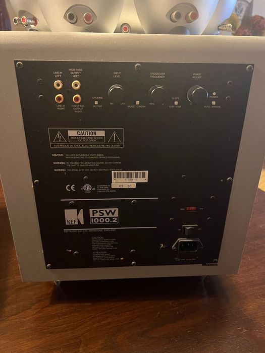 Amplificador Sony e colunas Kef 5.1