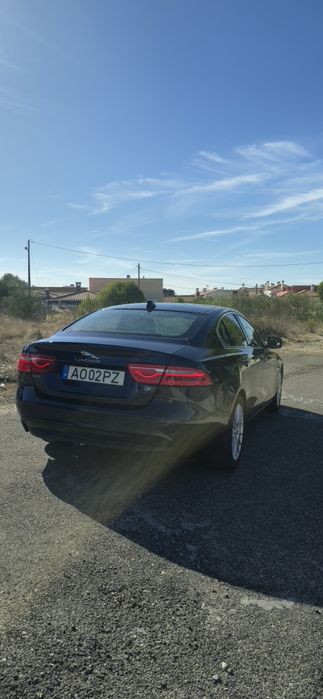 Jaguar Xe 2.0d Prestige — photo 3