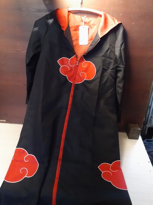 Плащ з капюшоном,червоно-чорний,новий