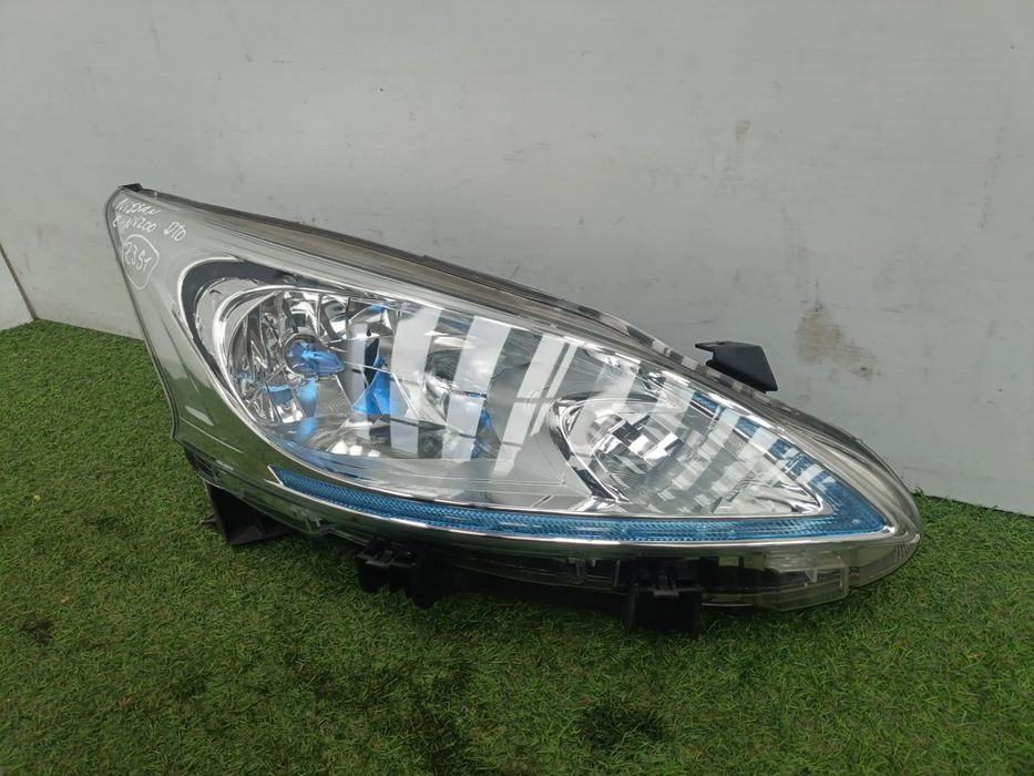 Ótica / farol direita NISSAN NV200/Evalia Combi (M20)