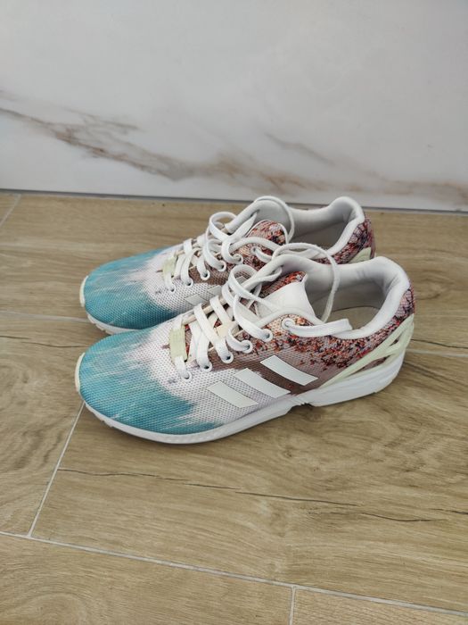 Tenis Adidas em bom estado