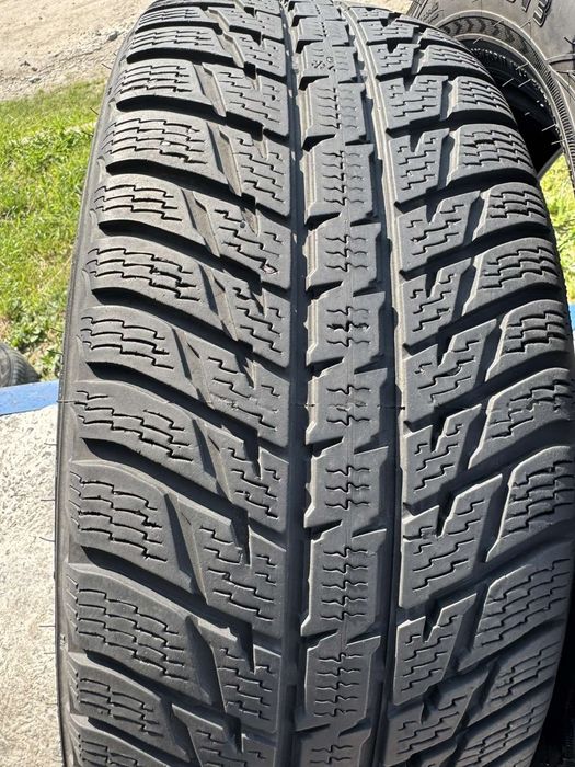 Зимові шини Nokian 225/60 R17