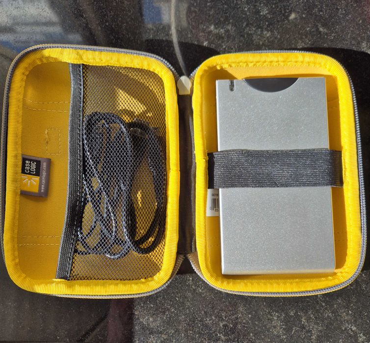 Disco Externo 2,5'' LaCie 75GB + Caixa protetora Case Logic