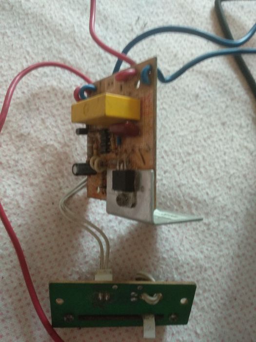 Impecável motor de máquina de aspirar pó , usada mas  funciona