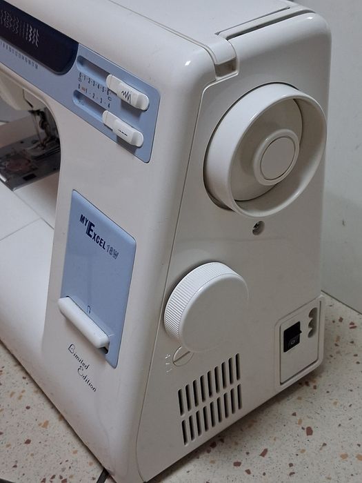 Швейна машинка Janome ME 18W
