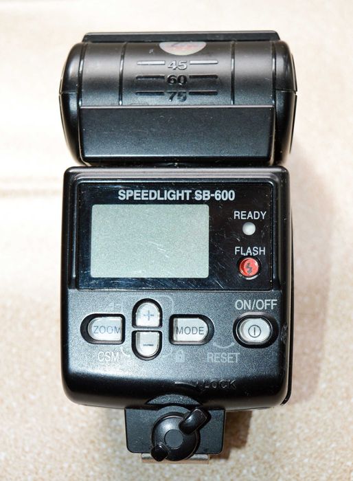 Спалах Nikon Speedlight SB-600