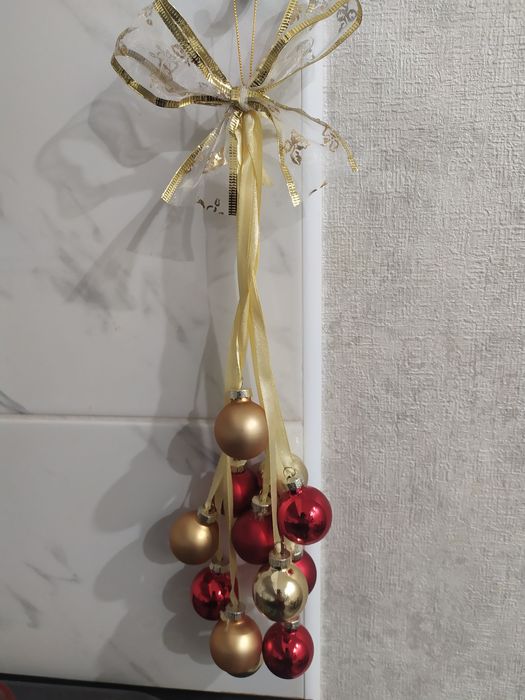 Продается новогодняя декорация -подвеска.