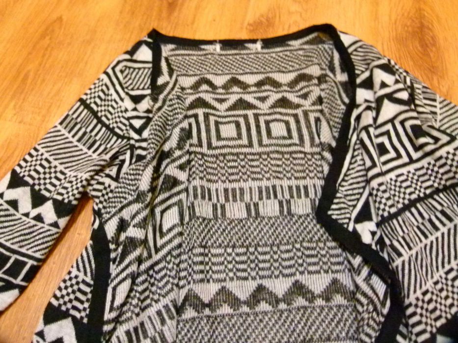 sweter kardigan pleciony cienki biały czarny wzorki rozm 40 L