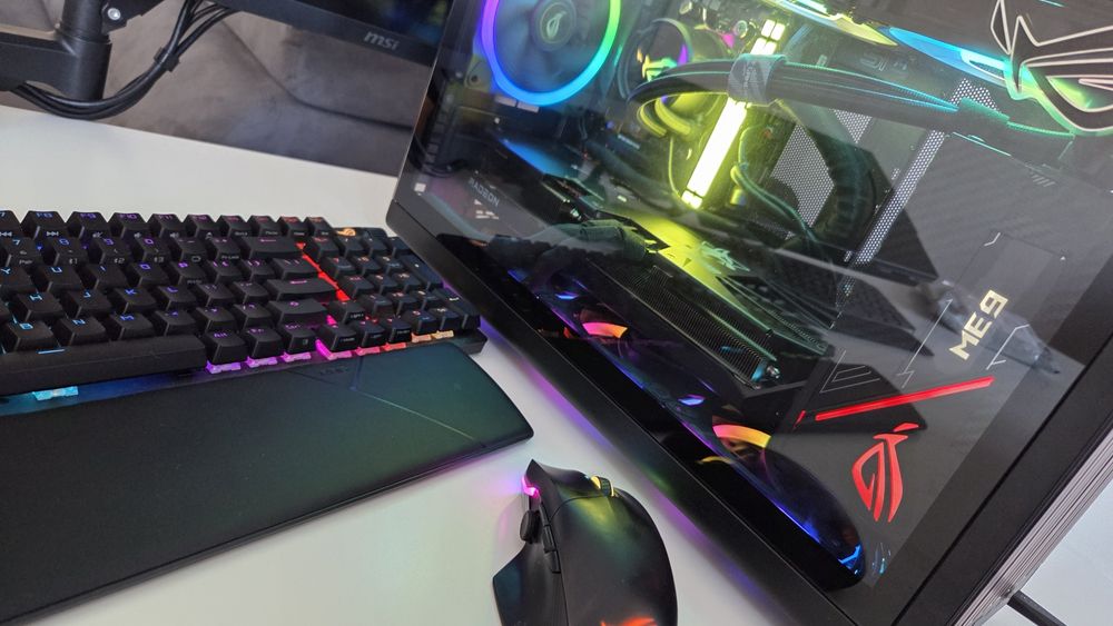PC Asus ROG monster SFF 9800X3D, 64GB, 6TB SSD, Hellhound RX9070XT FV