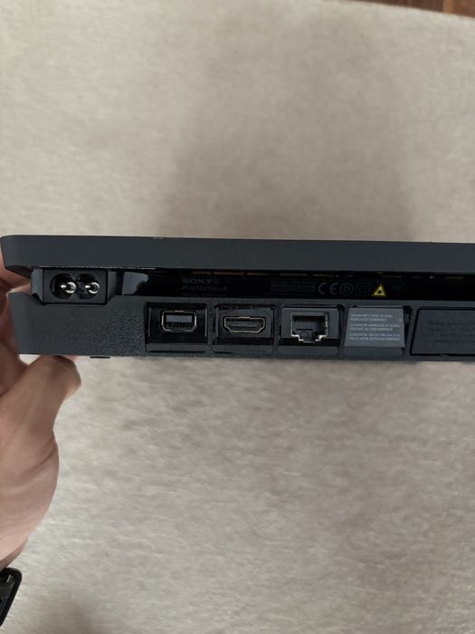playstation 4 + comando