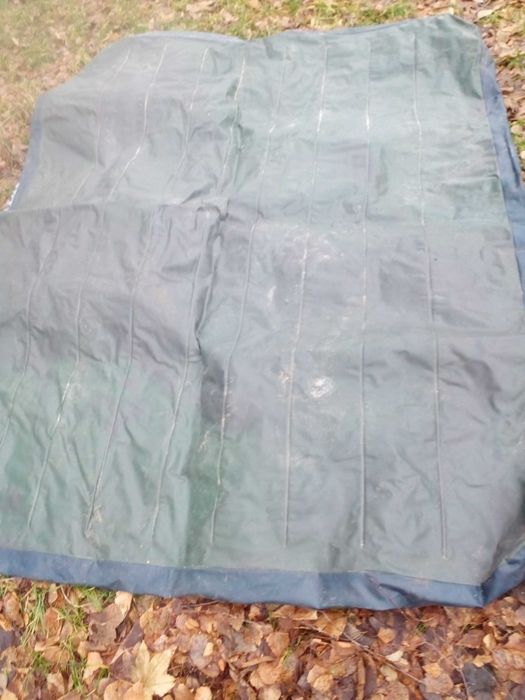 Надувний матрас INTEX 135 на 2м; надувну лодку без весел.