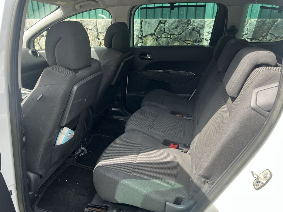 Peugeot   5008   7 lugares 1.6 HDI