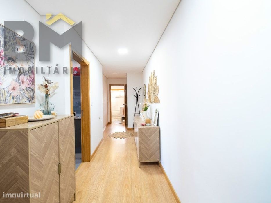 Apartamento T1 convertido em T2 com Tecnologia e Centralidade