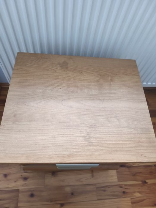 Szafka nocna z szufladami