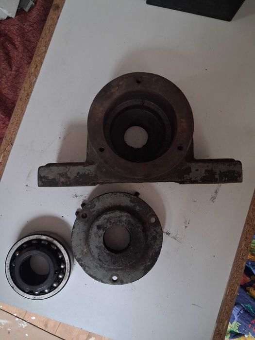 Łożysko kulkowe dwurzędowe w obudowie 1309