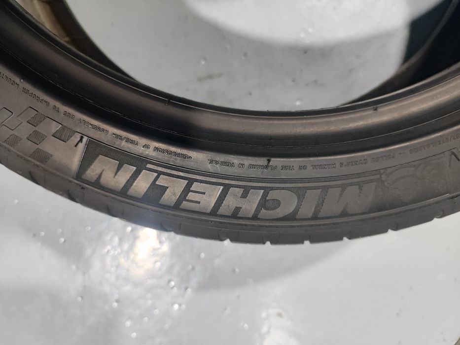 2 pneus semi novos 205-45R17 Michelin - Oferta dos portes