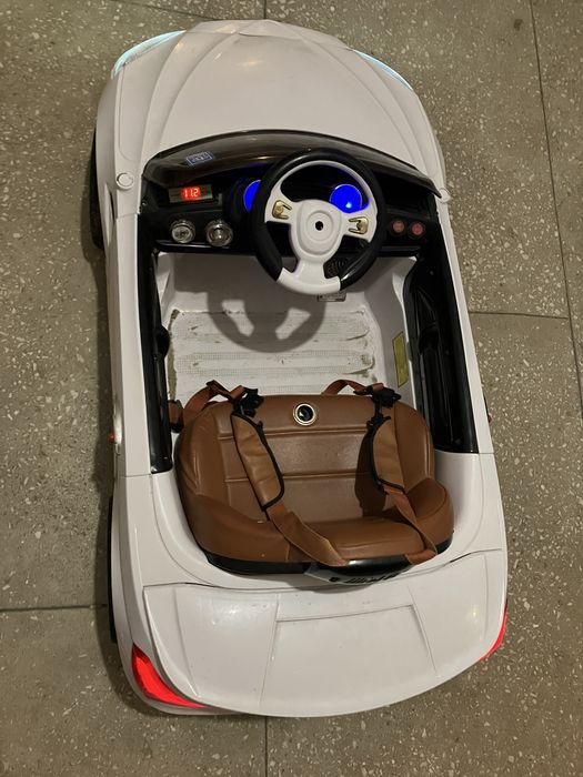 Дитяче електро авто BMW