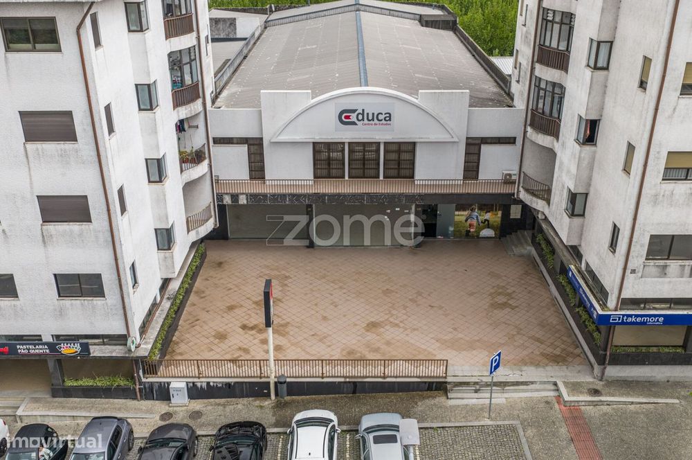 Espaço comercial em Rebordosa